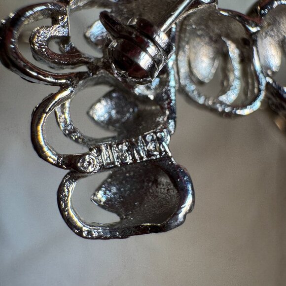 Vintage Lisner Silver-Tone Oval & Rope Design Brooch Pin Jewelry - Picture 5 of 6